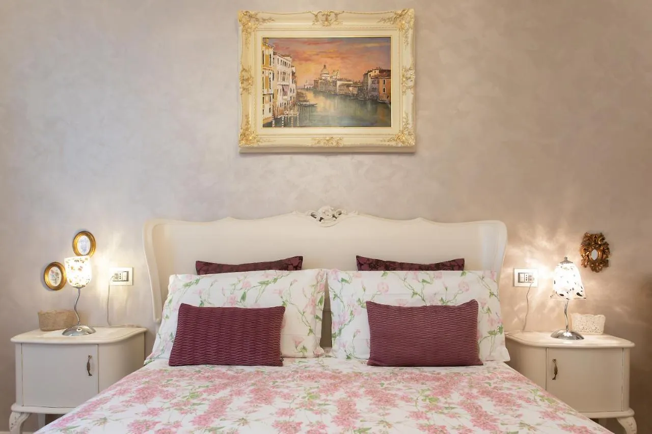 Appartamento Perla Con Vista Canale Venedik 0*,  İtalya