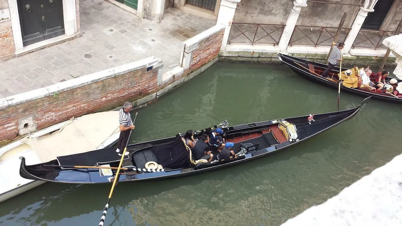 Daire Appartamento Perla Con Vista Canale Venedik